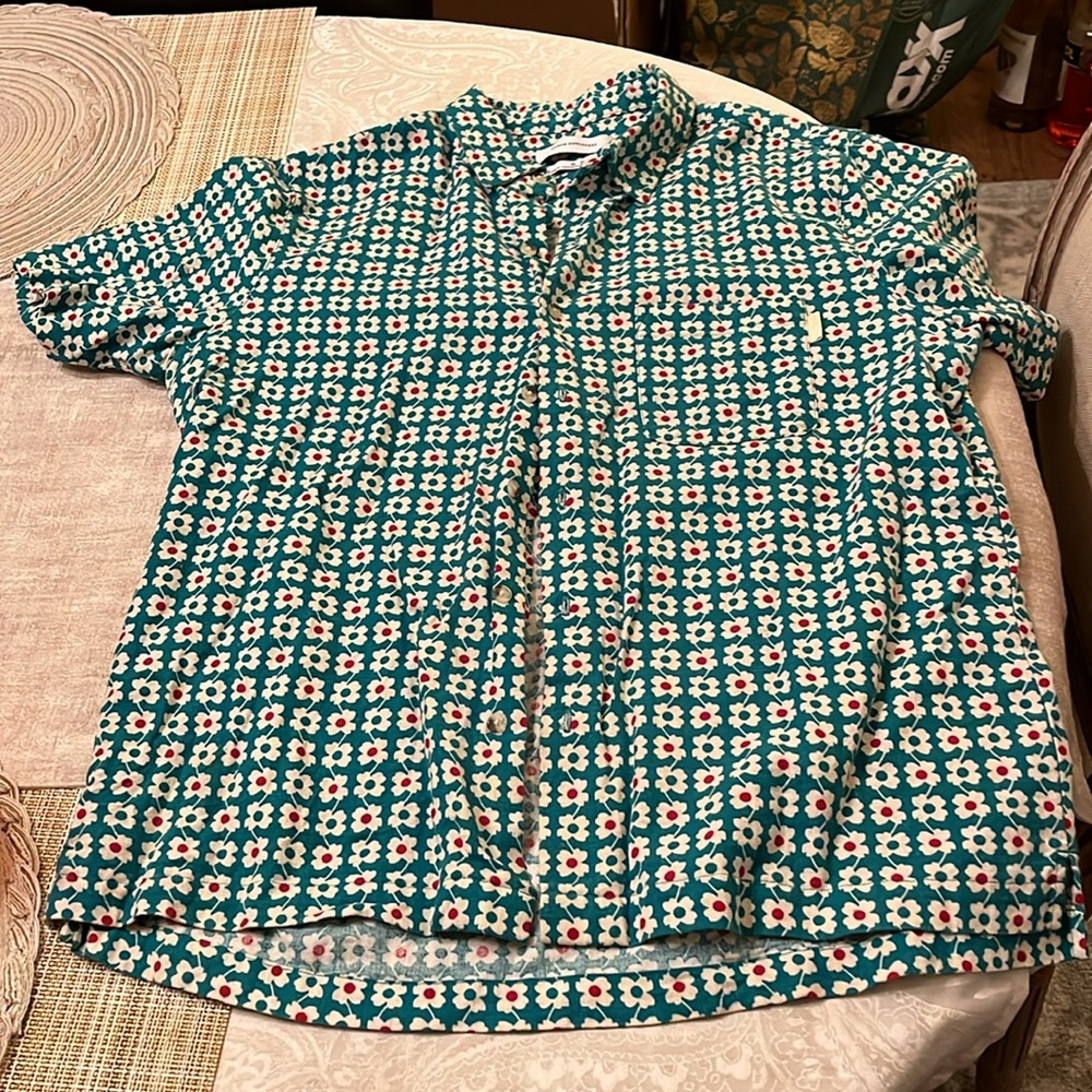 Urban Outfitters Size Medium Button Down Shirt in EUC. Oversized!